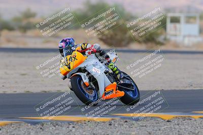 media/Sep-24-2022-CVMA (Sat) [[a45f954247]]/Race 10 Amateur Supersport Middleweight/